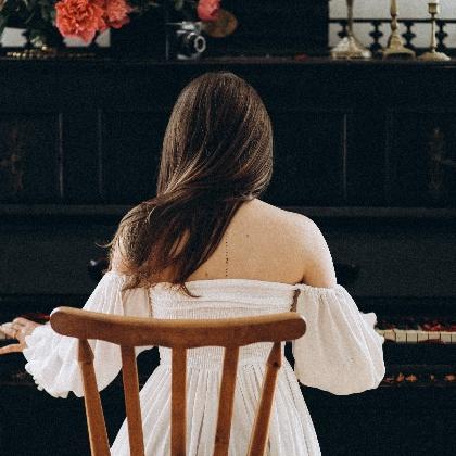 女人梦见别人蒸的花卷,女人梦见别人蒸的花卷什么意思